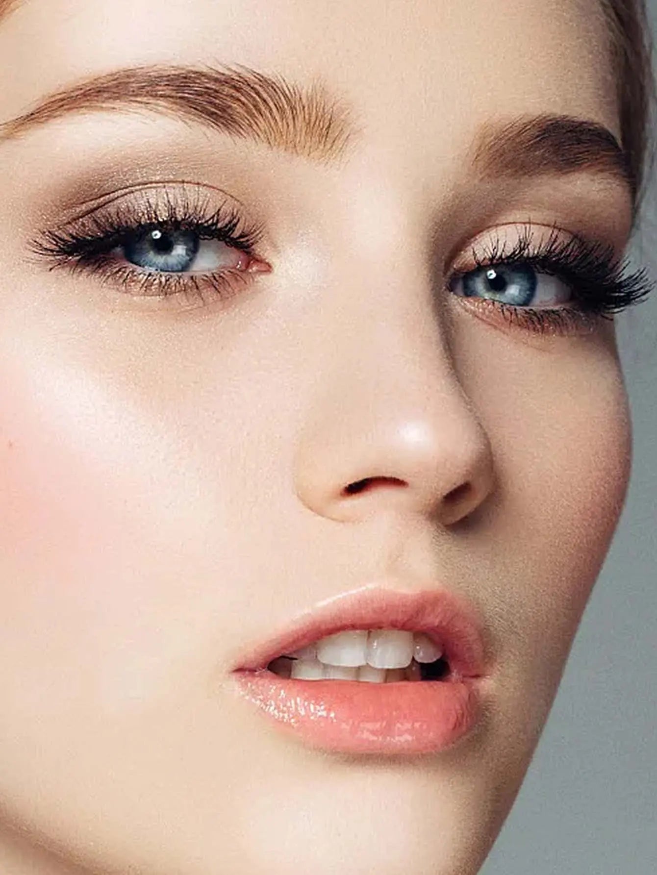 Glueless Eyelash Kit 100 Pcs Pre-Adhesieve Girl Gift for Friends Self Adhesive Eyelash Makeup Eyelash Extensions